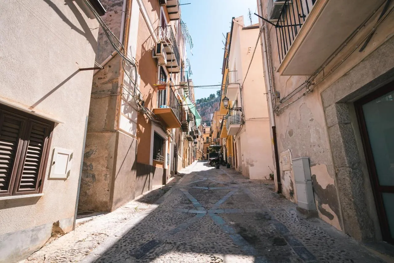 Luce Apartment Cefalu Italy